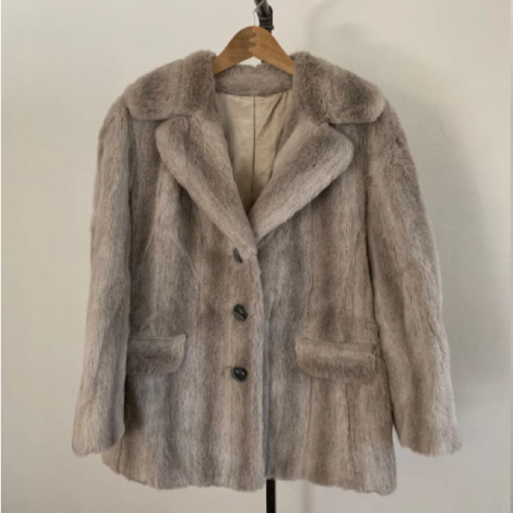 Vintage Faux Fur Coat. Size s